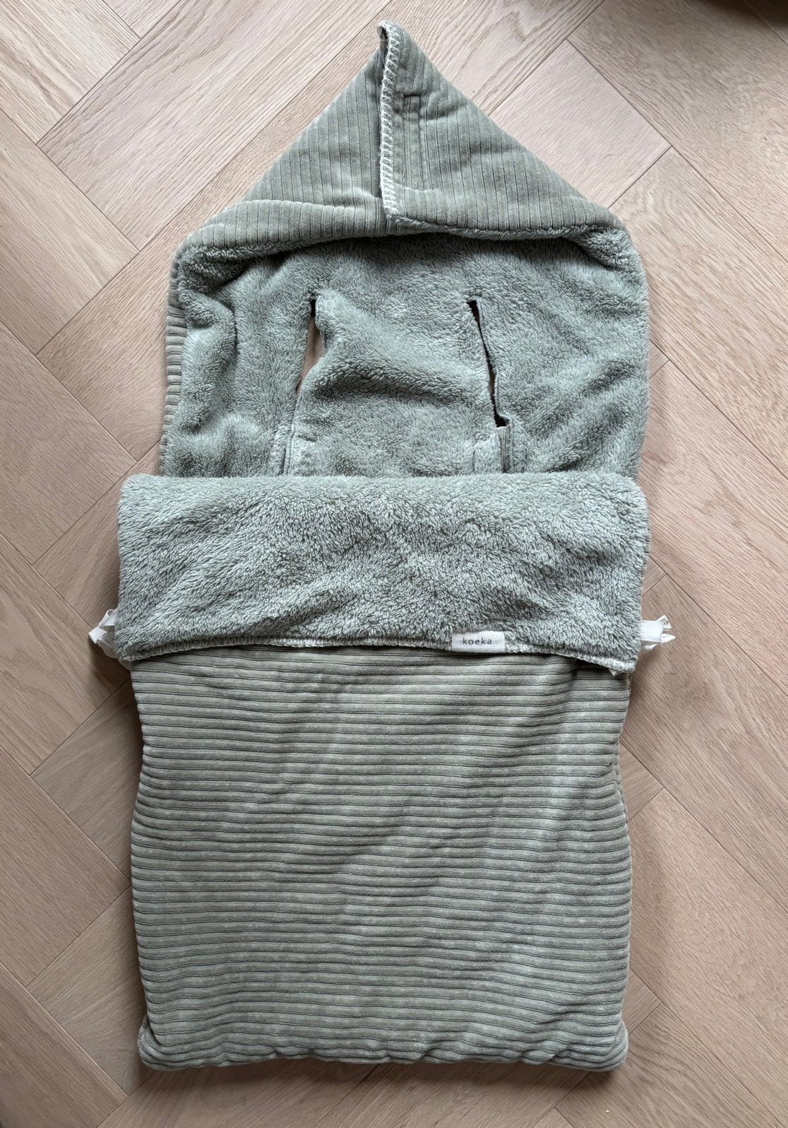 Voetenzak maxi cosi koeka vik shadow green ribstof, Groen, Koeka, Ophalen of Verzenden, Zo goed als nieuw