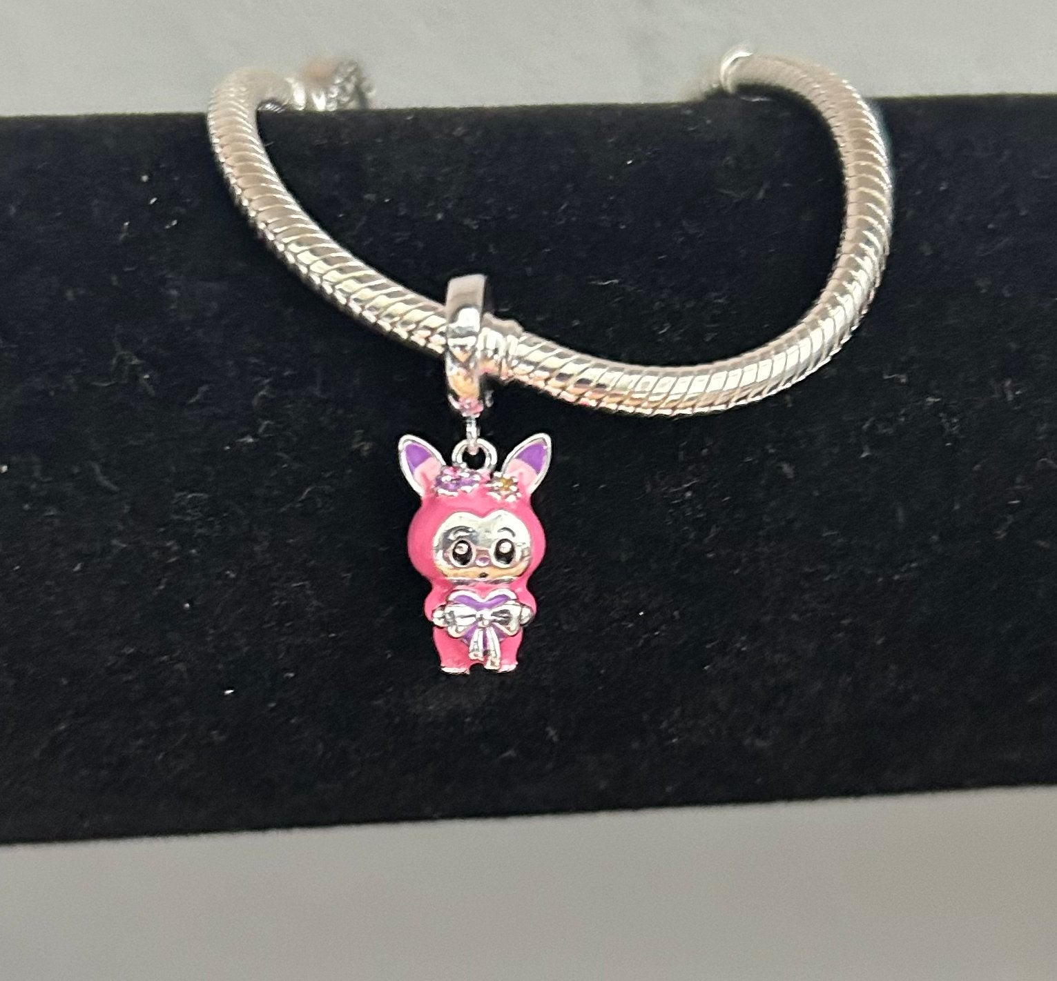 Roze Konijn figuur bedel, Sieraden, Tassen en Uiterlijk, Kindersieraden, Ophalen of Verzenden, Nieuw, Roze, Overige typen