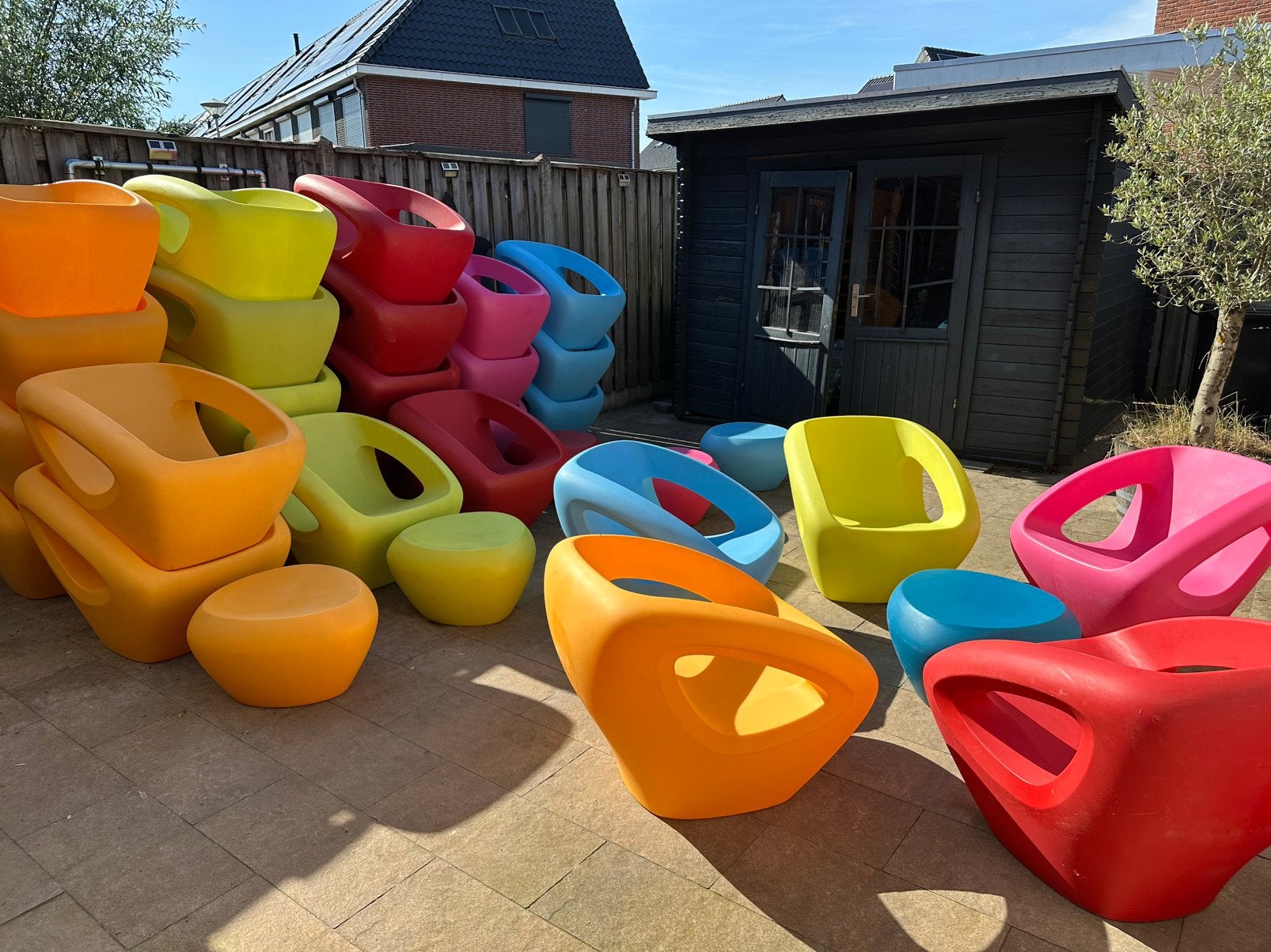 27 Lonc Seaser stoelen & 6 Lonc Teaser tafels / voetenbanken, Tuin en Terras, Tuinstoelen, Ophalen, Gebruikt, Kunststof, Stapelbaar