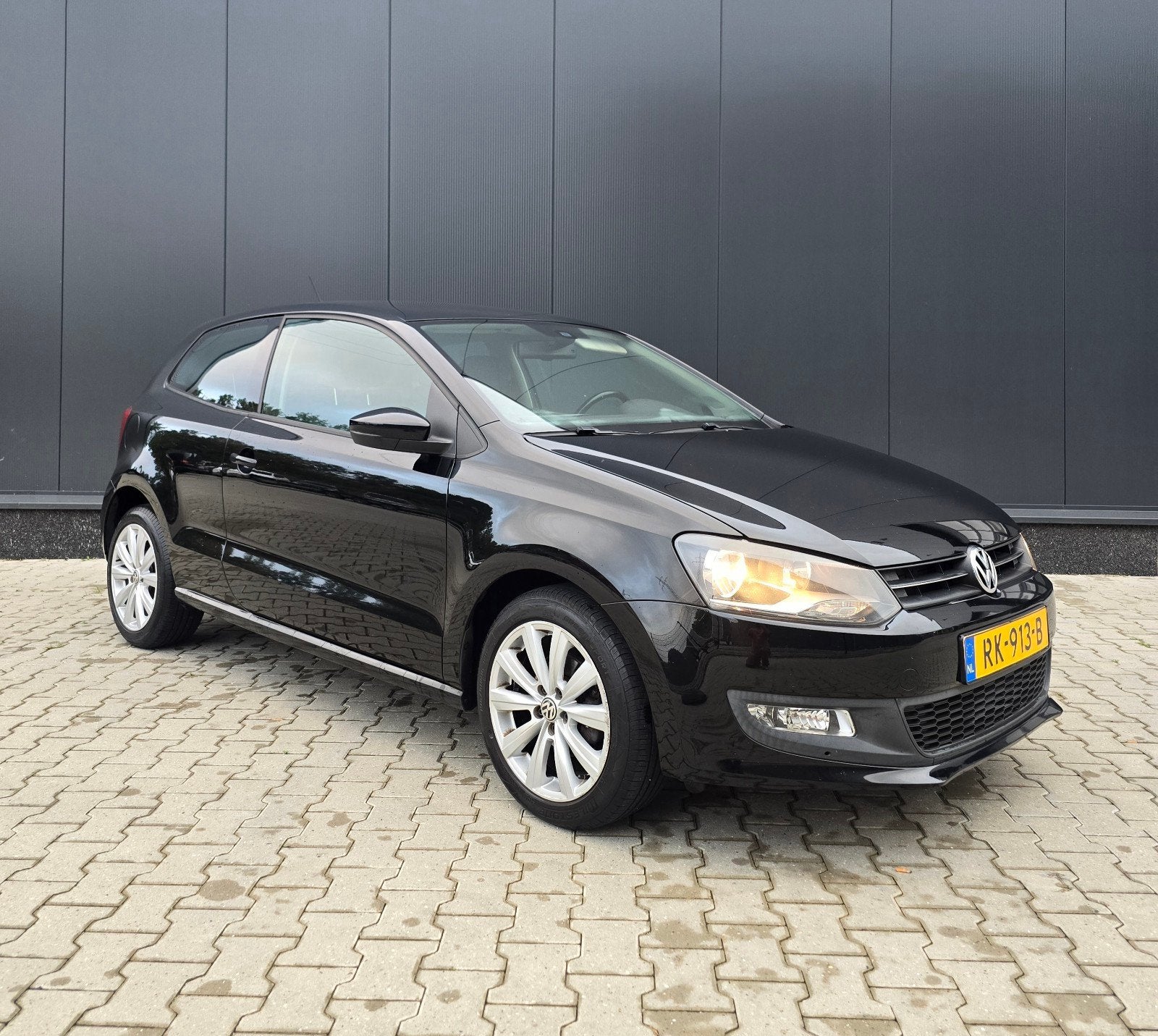 Foto 6 van Volkswagen Polo 1.2 | P.sensoren | Cruise | Nw Apk | StoelVw