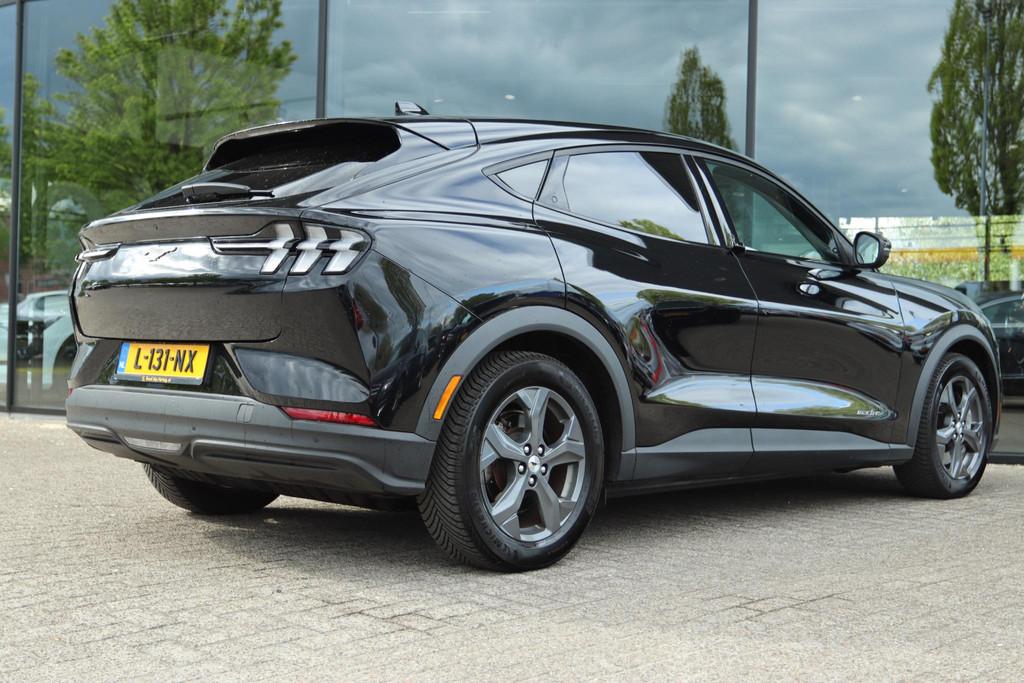 FORD MUSTANG MACH-E RWD 75KWH SOH 95% | CARPLAY | CAMERA | W, Auto's, Automaat, Gebruikt, 750 kg, Zwart