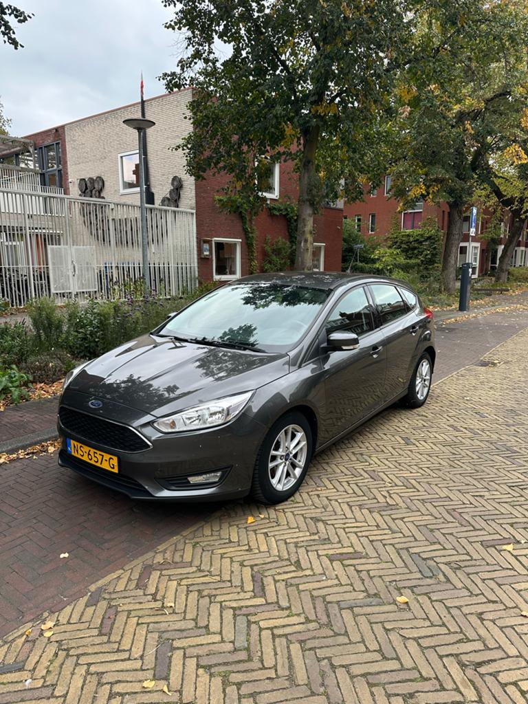 Ford Focus 1.0 Ecoboost 92KW 5D 2017 Grijs, Auto's, Origineel Nederlands, 1200 kg, Grijs, Particulier