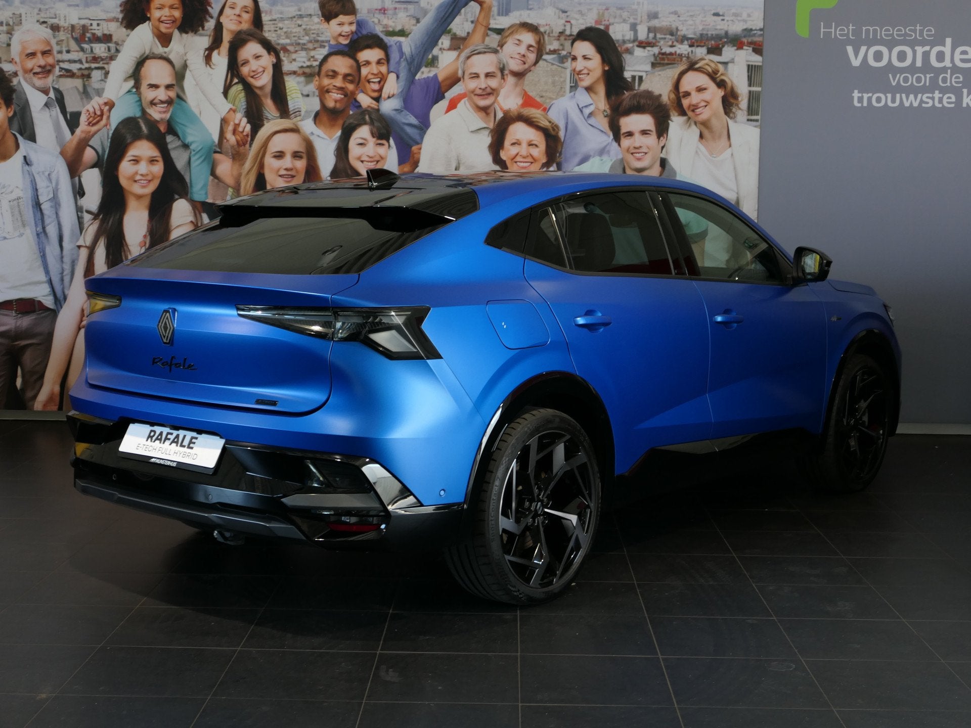 Renault Rafale 1.2 E-Tech 4x4 plug-in hybrid 300 atelier Alp, Gebruikt, Zwart, 1199 cc, Blauw