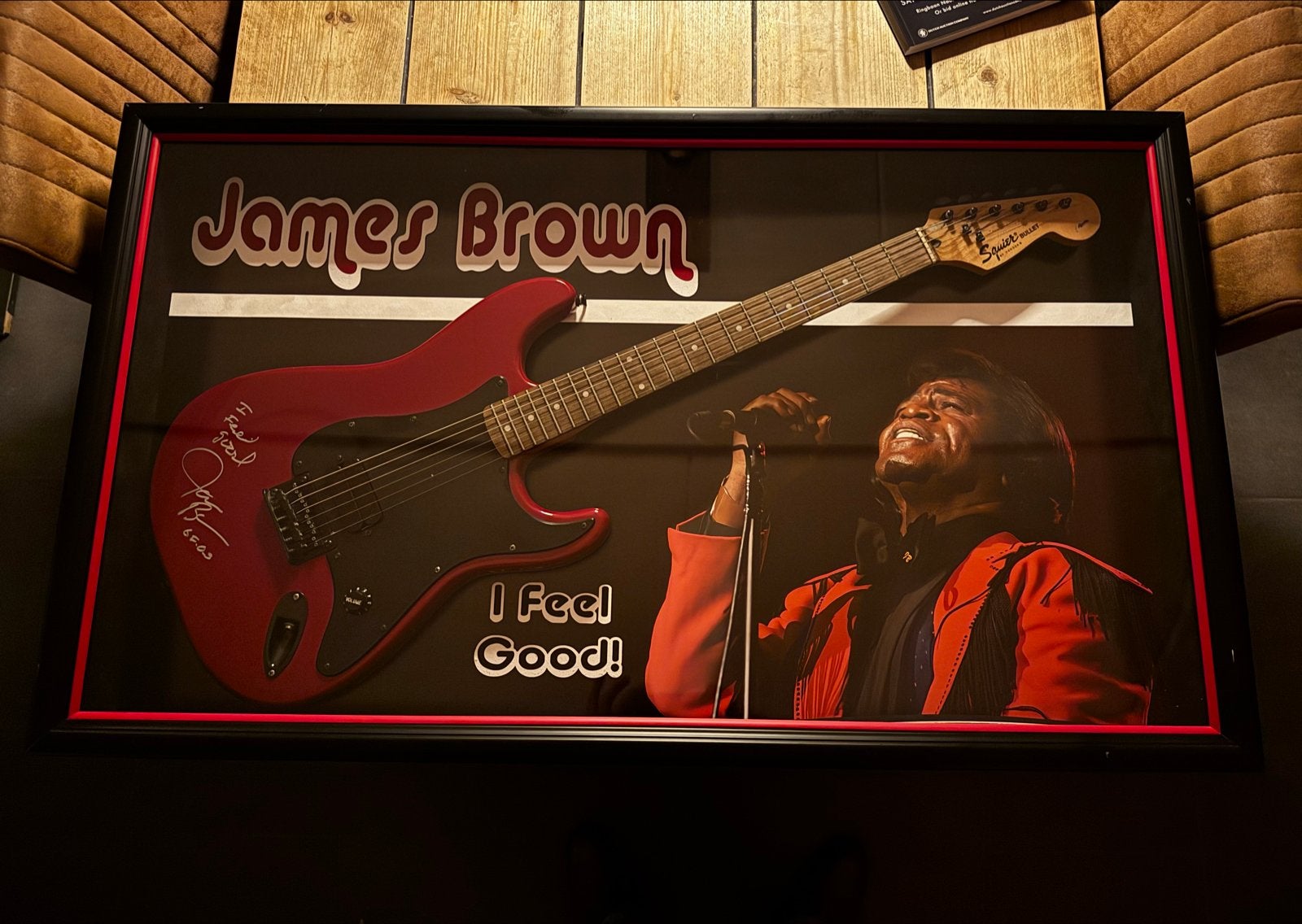 Ingelijste gesigneerde gitaar van James Brown, Ophalen of Verzenden, Gebruikt, Instrument of Toebehoren, Gesigneerd