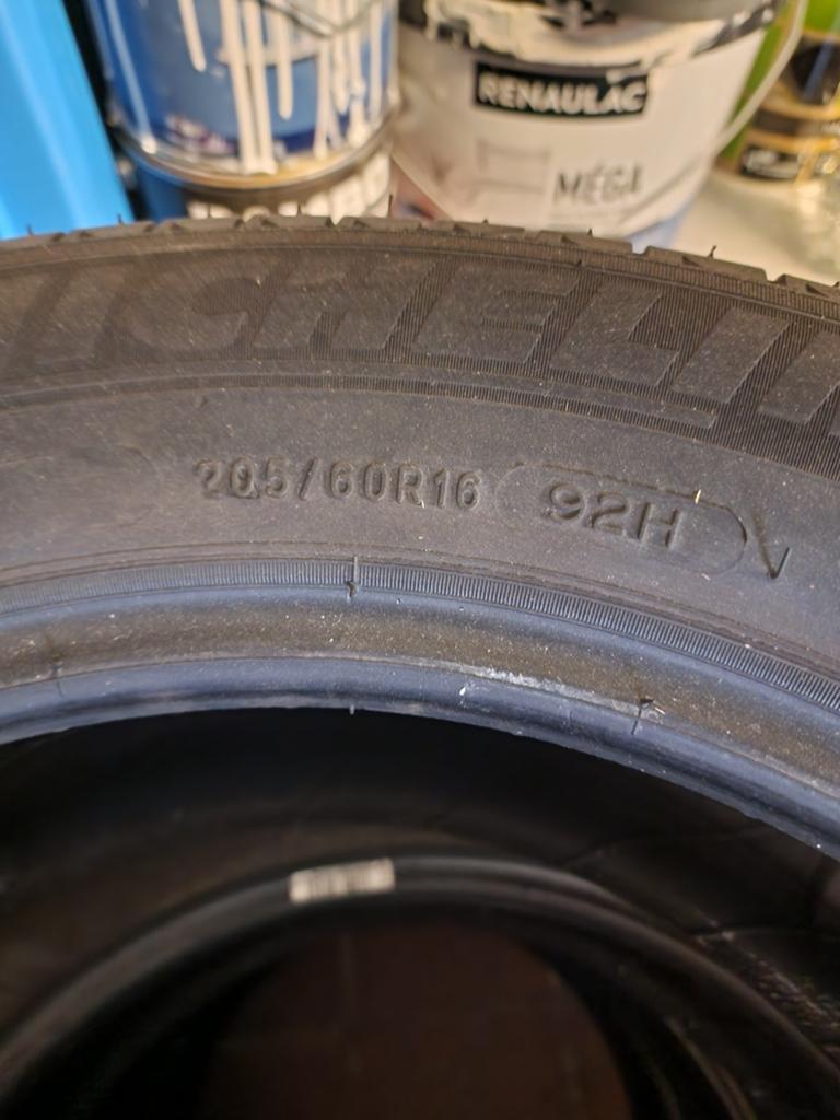 Michelin Winterbanden 205/60R16 92H, Ophalen, Gebruikt, 16 inch, Band(en)
