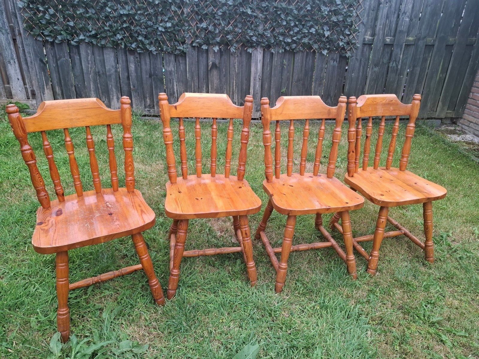 4 massief grenen eetkamerstoelen, Ophalen
