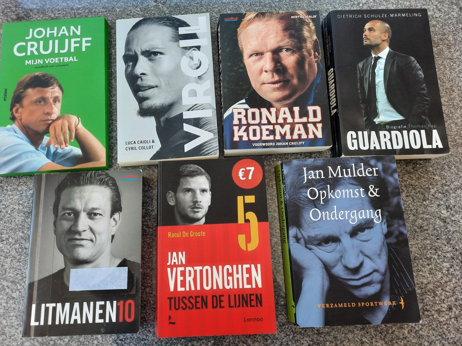 7 Voetbalboeken : Cruijff , Litmanen, van Dijk etc., Ophalen, Zo goed als nieuw, Diverse auteurs, Balsport