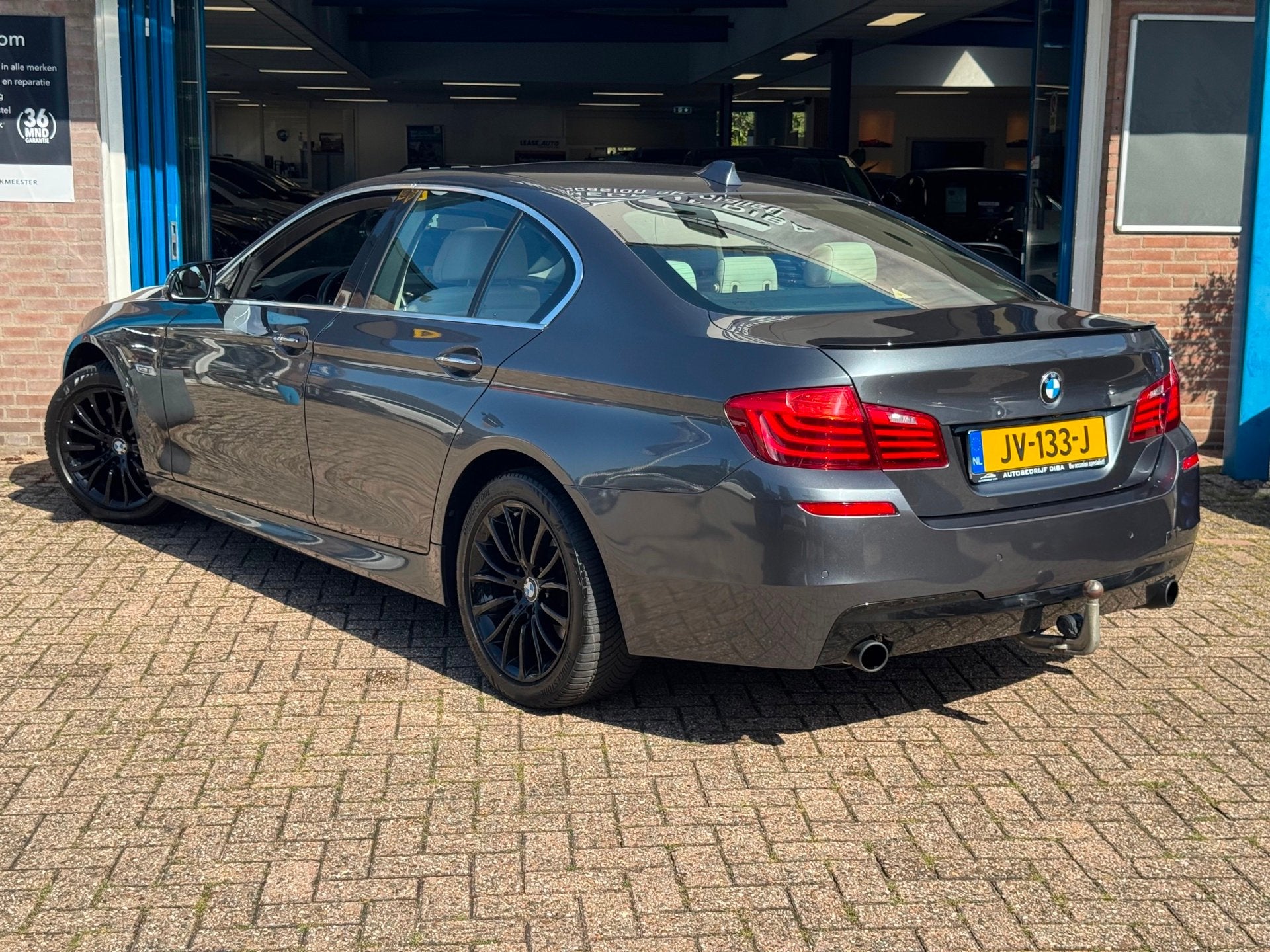 BMW 5-serie 520i Luxury Edition 2016 AUT NAVI DAK TREKH NAP!, Auto's, Automaat, Dealer onderhouden, Achterwielaandrijving, Gebruikt