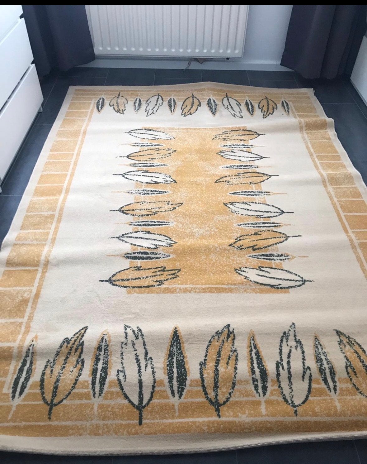 Vintage Tapijt met Bladmotief - Beige/Geel, Gebruikt, 100 tot 150 cm, Beige, Ophalen of Verzenden