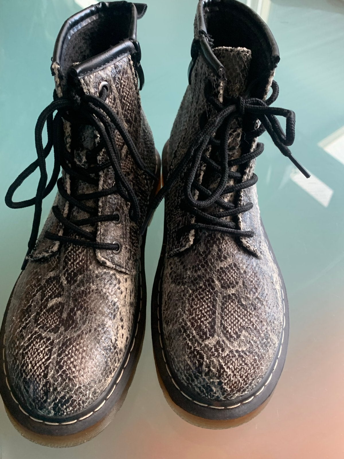 Stoere enkellaarsjes met slangenprint, Ophalen of Verzenden, Gedragen, Overige kleuren, Lage of Enkellaarzen
