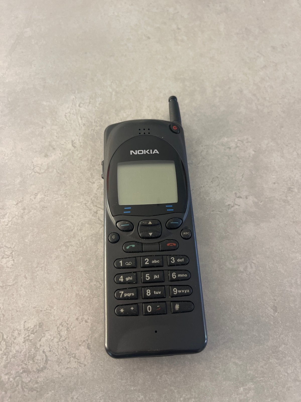 Nokia 2210 (NHE-4NX) - Werkend, zonder oplader, Geen camera, Zwart, Fysiek toetsenbord, Ophalen of Verzenden