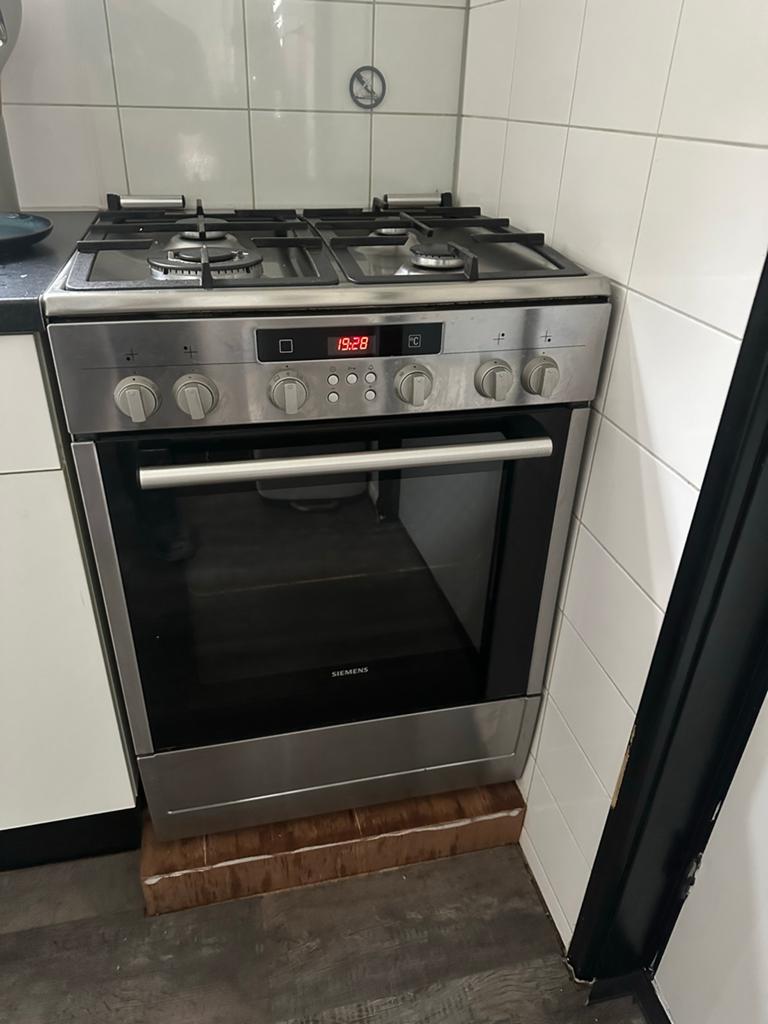 Siemens Vrijstaand Gasfornuis met Oven - RVS, Ophalen, Gebruikt, 60 cm of meer, 4 kookzones
