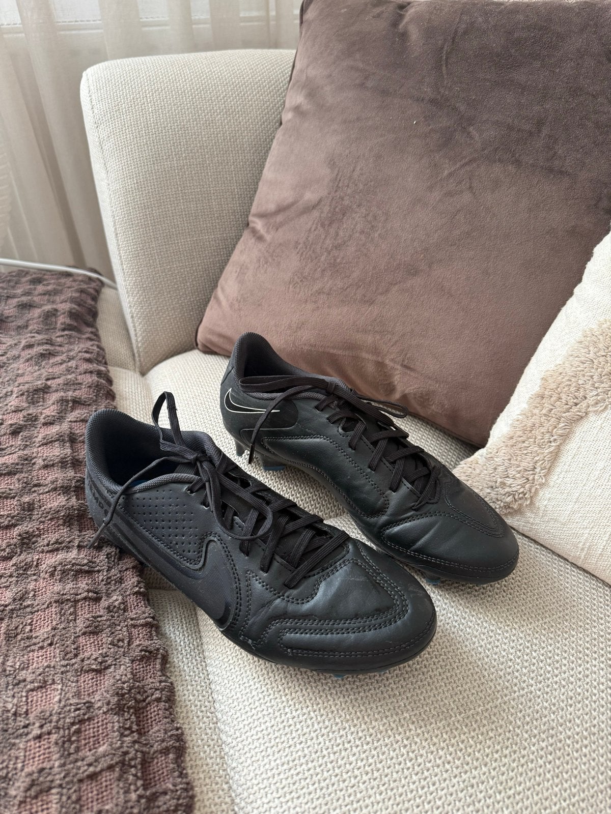 Nike dames voetbalschoenen maat 42, Maat XS of kleiner, Ophalen of Verzenden, Gebruikt, Schoenen