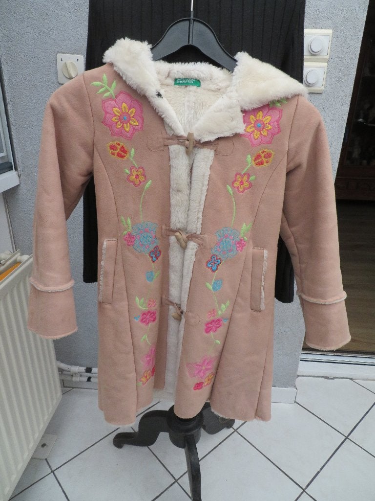 Suede jas United Colors of Benetton maat S Z.G.A.N. beige, Maat 38/40 (M), Beige, Ophalen of Verzenden, Zo goed als nieuw