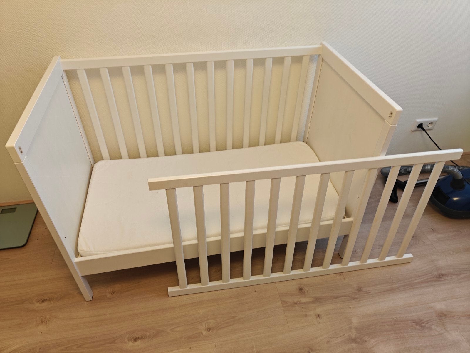 IKEA Sundvik ledikant met matras, Ophalen, Zo goed als nieuw, Ledikant