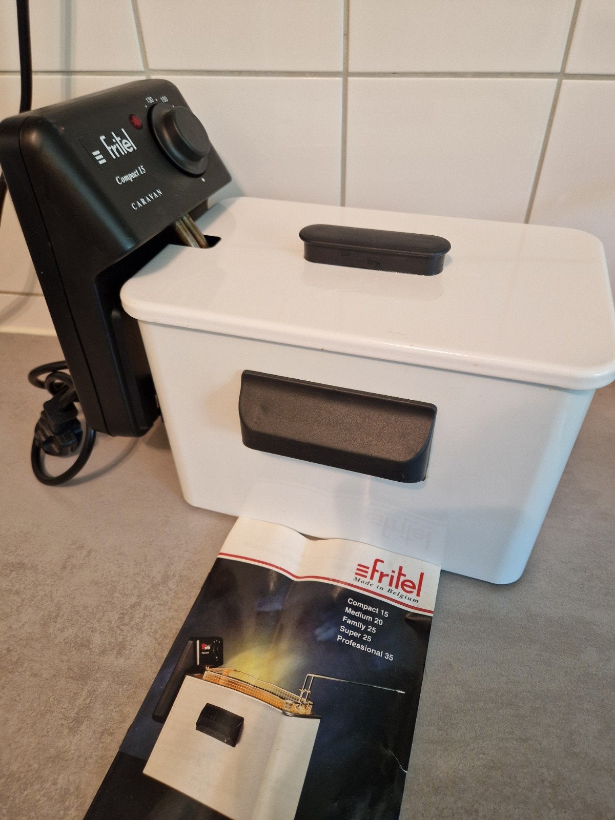 Fritel Compact 15 Caravan Friteuse, 2 tot 3 liter, Ophalen of Verzenden, Zo goed als nieuw, Uitneembare binnenpan