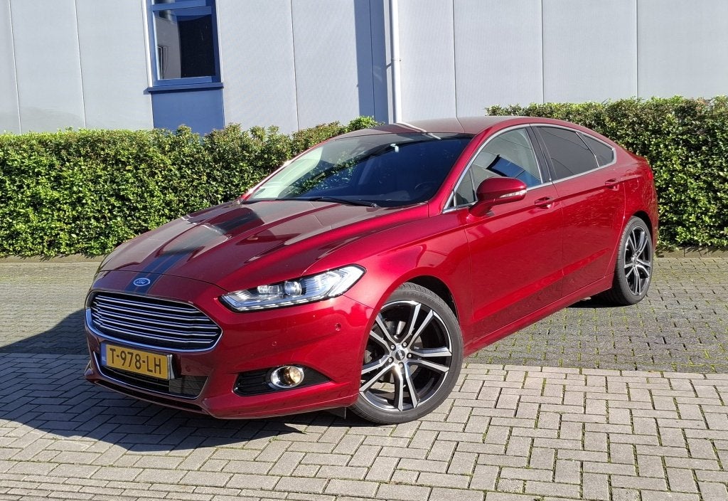 FORD Mondeo 1.5 Titanium Leder/Navi/Camera, Auto's, 125 pk, Gebruikt, Euro 6, Mondeo