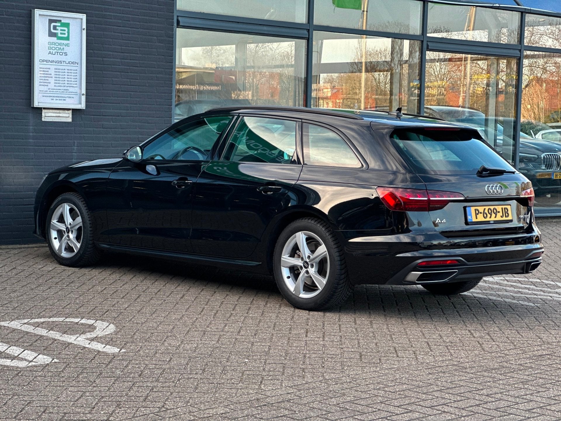 Audi A4 Avant 35 TFSI Advanced Edition/1STE EIG/LED/NAVI/NL-, Auto's, Stof, Gebruikt, Euro 6, 4 cilinders