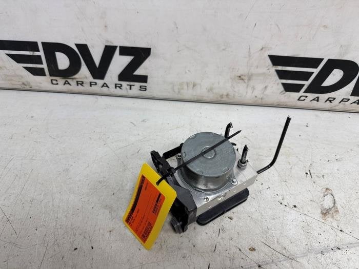ABS Pomp van een Volkswagen Taigo, Gebruikt, -, Volkswagen, -