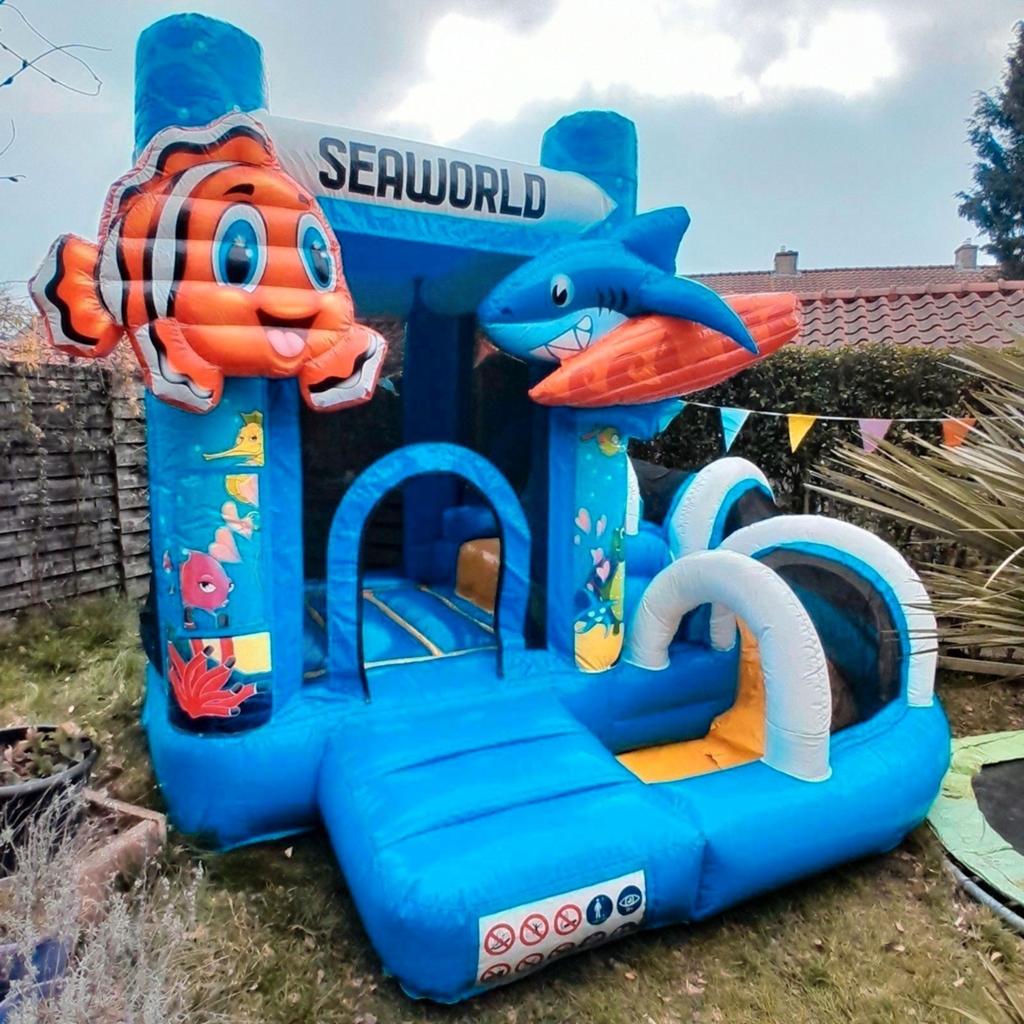 Springkussen Seaworld te huur vanaf 79,99, Ophalen, Zo goed als nieuw, Verjaardag
