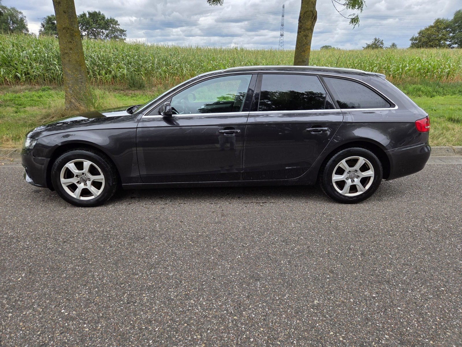 Audi A4 2.0 TDI 143pk 2011 Rijdend | Opknapper of Export, Voorwielaandrijving, Stof, Zwart, A4