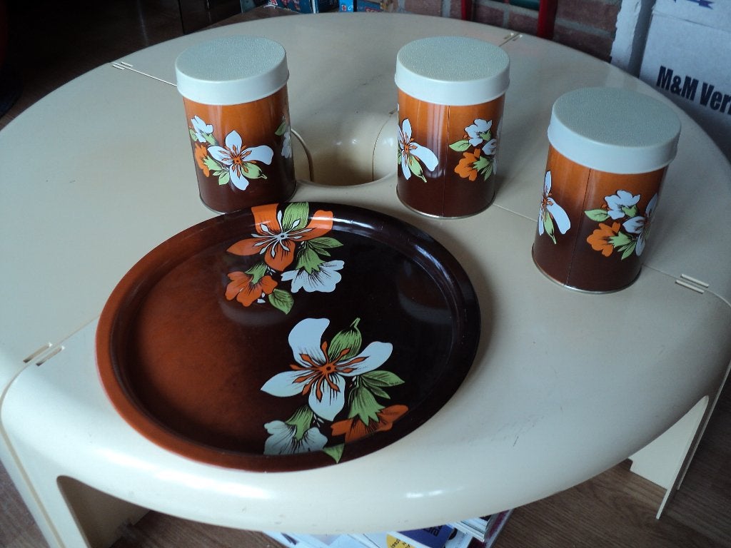 gebloemd oranje bruin dienblad jaren 70 design retro 35 cm, Huis en Inrichting, Woonaccessoires | Dienbladen, Gebruikt, Rond, ?