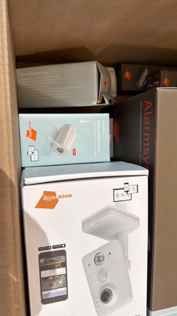 WoonVeilig Smart Home set camera + sensoren compleet, Ophalen of Verzenden, Zo goed als nieuw