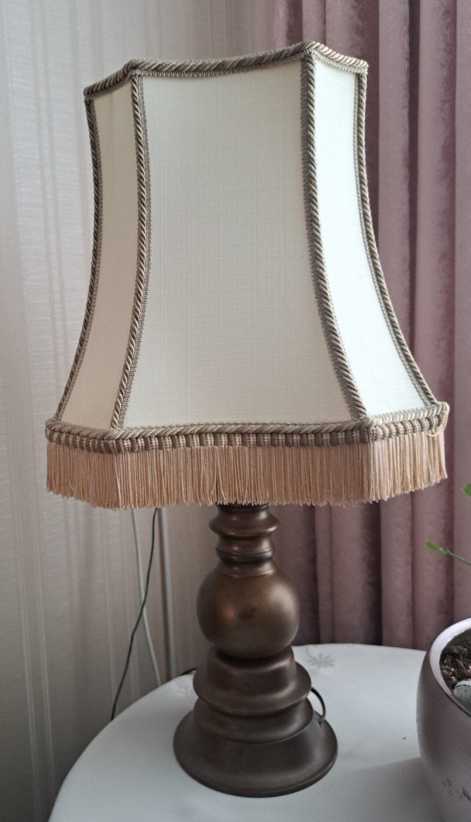 Tafel lamp met extra nieuwe echt leren lampenkap zie foto 2, Beige, Ophalen, Zo goed als nieuw