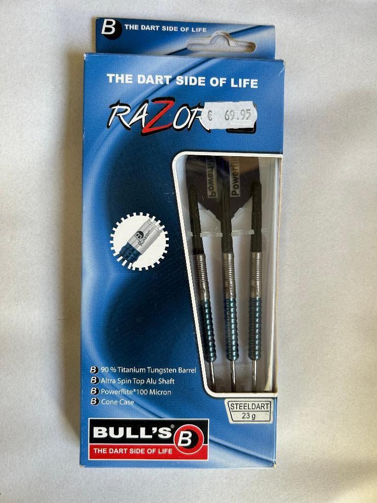 Bull's Germany Razor 23 gram, Sport en Fitness, Darts, Ophalen of Verzenden, Zo goed als nieuw, Pijlen