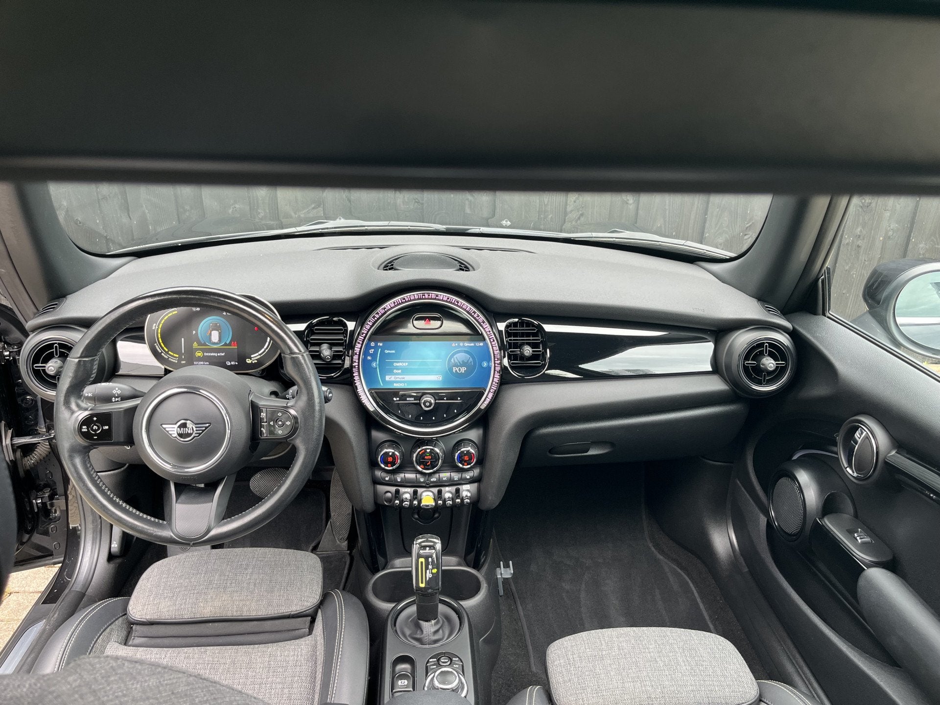 MINI Mini Electric Classic 33 kWh Led / Schuif kantel / Crui, 1340 kg, 4 stoelen, 184 pk, Parkeersensor