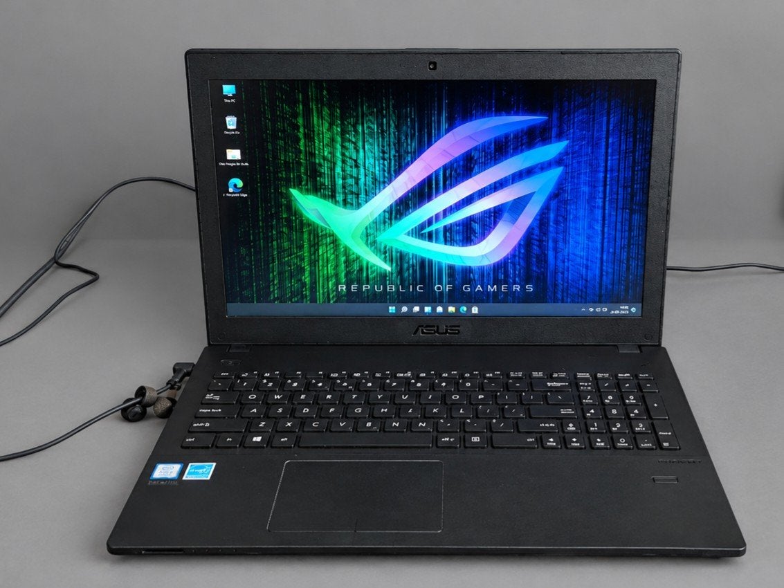 AsusPro laptop i7 / 256gb ssd / 16gb ddr3, Ophalen, 2 tot 3 Ghz, 15 inch, Zo goed als nieuw