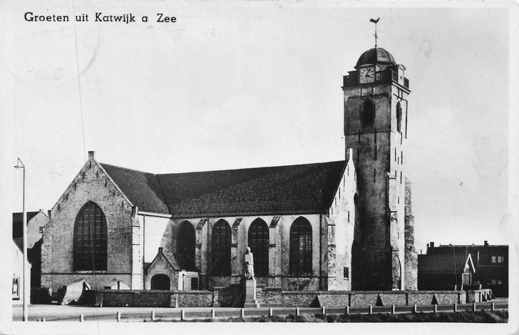 703-448-001 Groeten uit Katwijk aan Zee Oude Kerk met Monum, Verzamelen, Ansichtkaarten | Nederland, Verzenden, Voor 1920, Zuid-Holland