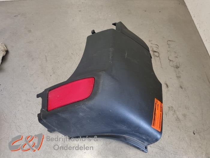 Bumperhoek rechts-achter van een Mercedes Sprinter