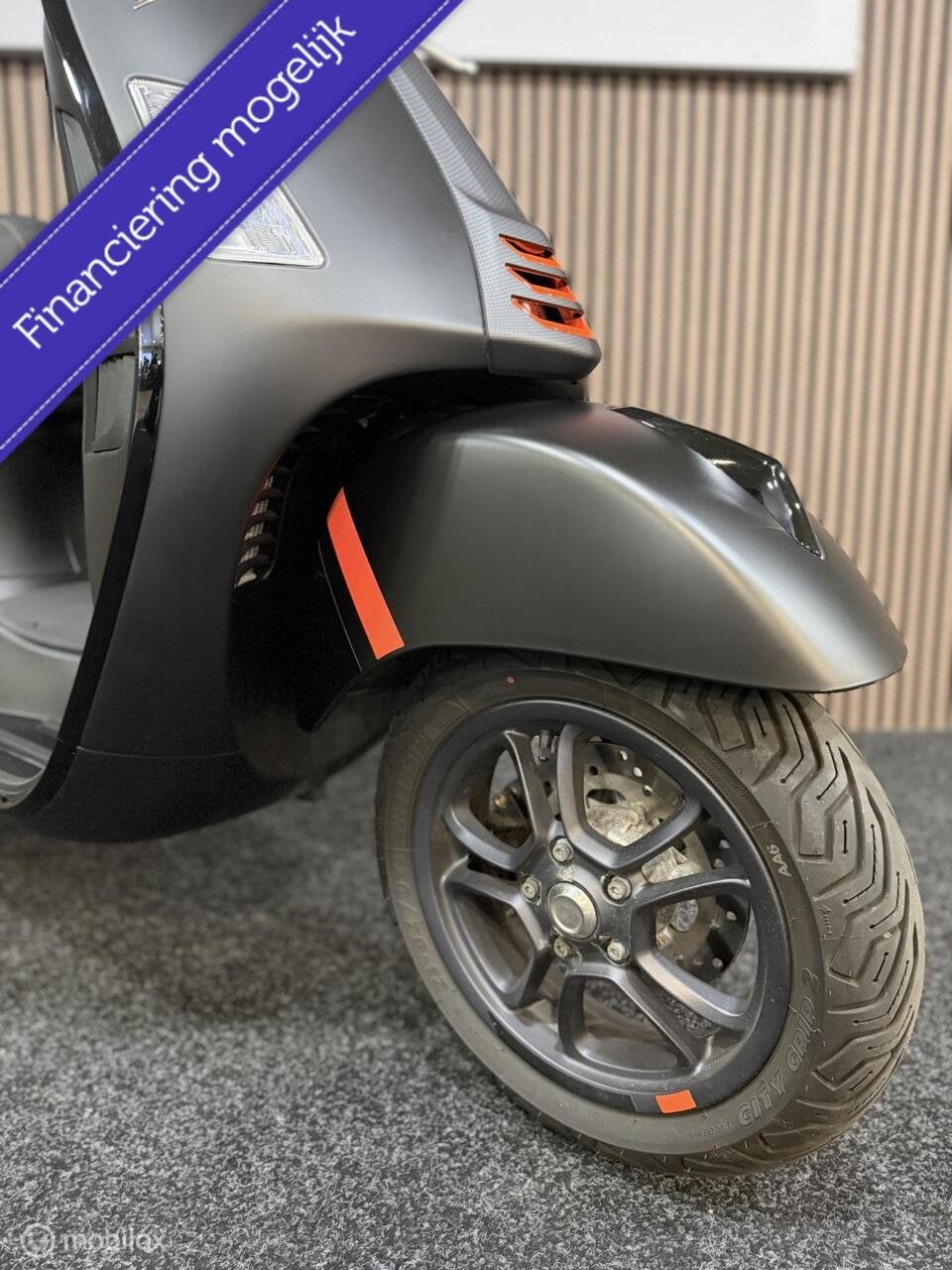 Vespa GTS 300 SuperSport HPE DEMO AKRAPOVIC, Motoren, Scooter, ABS, Vespa, Automaat
