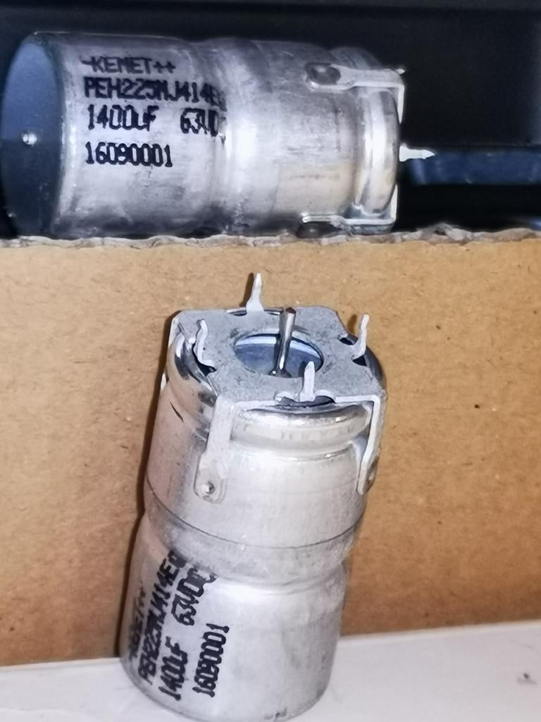 1400uF 63V RIFA PEG225 Class A Mosfet Amp Parts, Telecommunicatie, Ophalen of Verzenden, Toebehoren