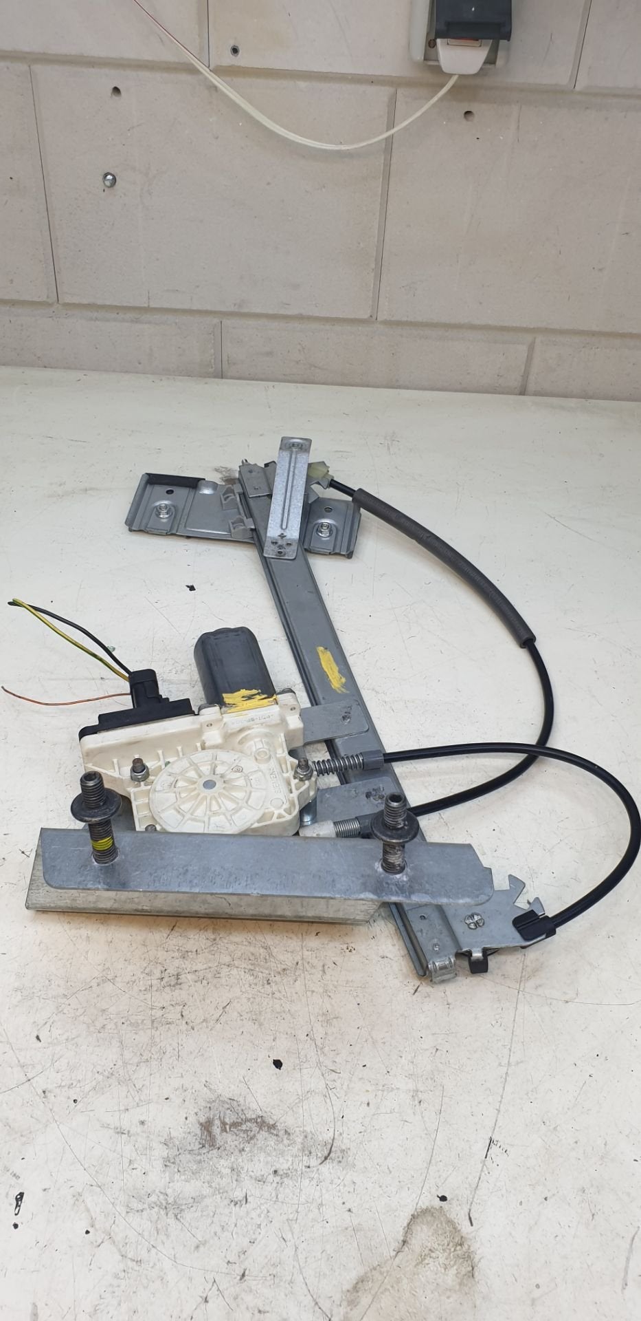 Raammechanisme rechts achter RA Colt CZC cabrio Mitsubishi o, Info@mitsubishi-motors.com, Gebruikt, Mitsubishi Motors Corporation