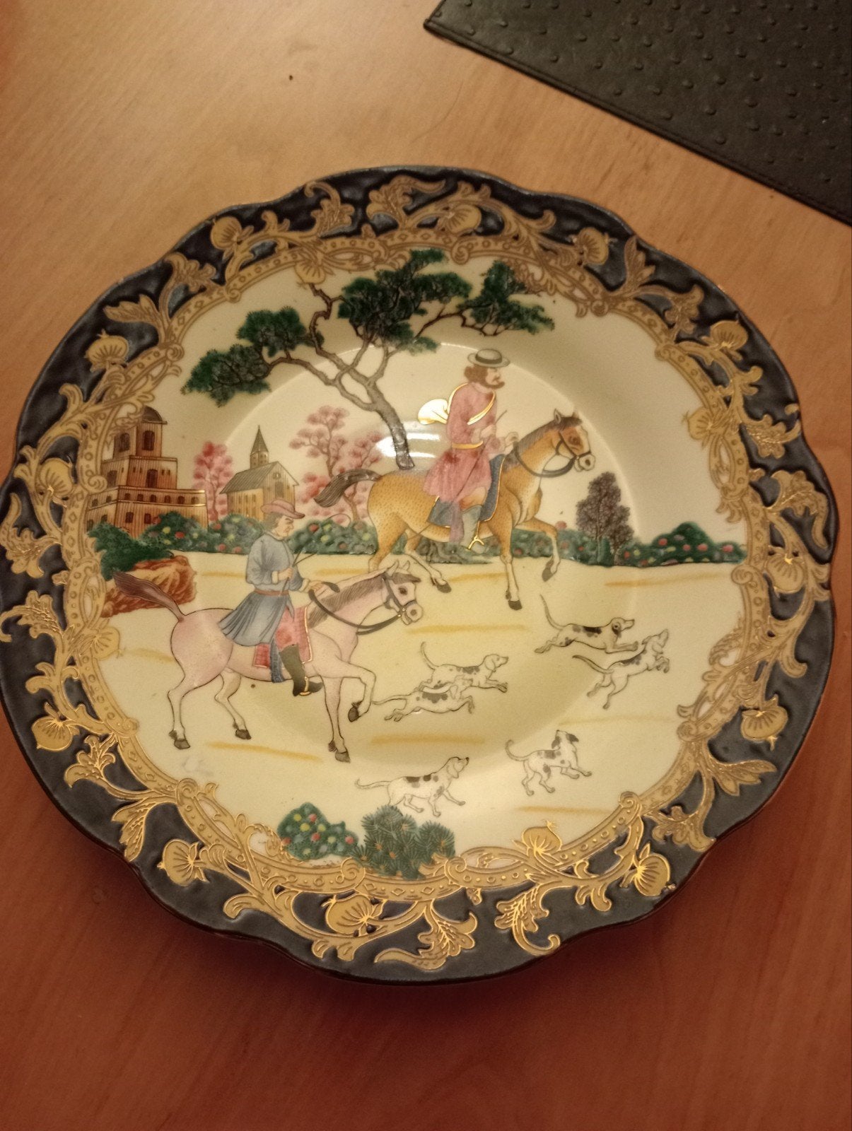 Antiek Chinees decoratief bord met jachtscène, Ophalen of Verzenden