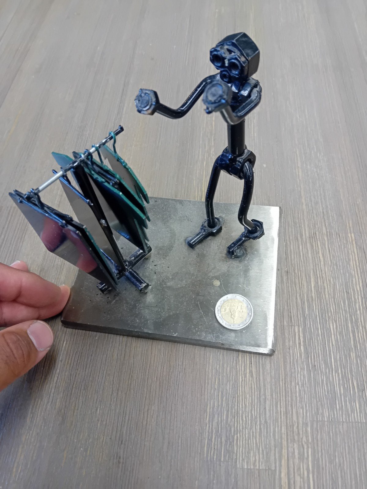 Unieke metalen sculptuur., Minder dan 20 cm, Ophalen of Verzenden, Handgemaakt, Zwart