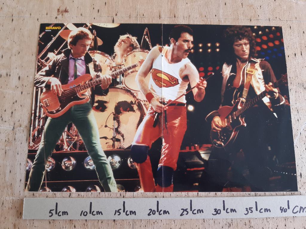 Poster Queen Bob Dylan Bravo Maat A3 28x42 cm, Verzamelen, Rechthoekig Liggend, Ophalen of Verzenden, Zo goed als nieuw, A1 t/m A3