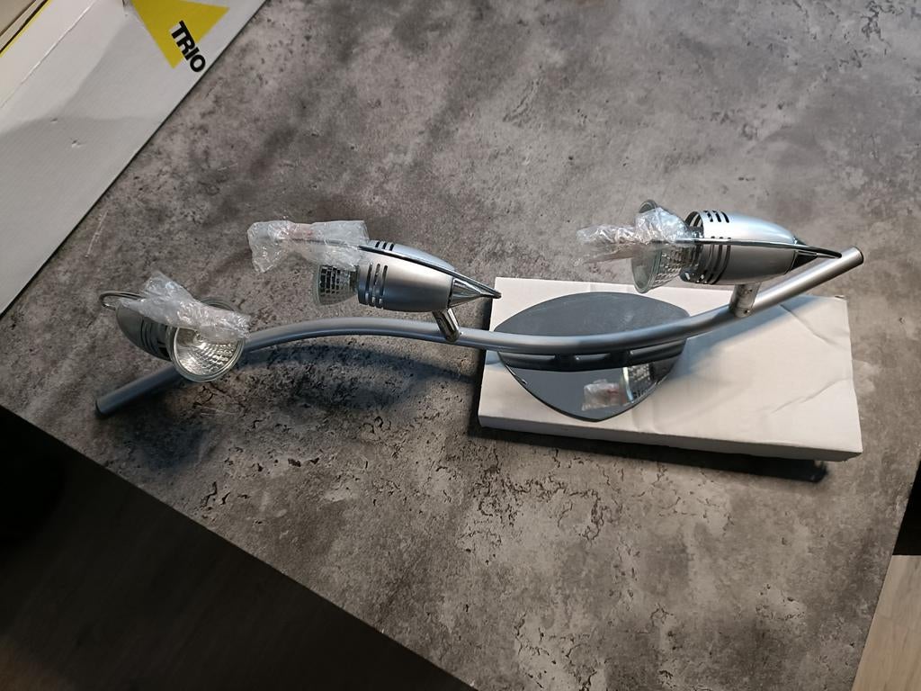 Trio Plafondspot/Wandspot met 3 Halogeen Spots, Huis en Inrichting, Lampen | Spots, Halogeen, Metaal of Aluminium, Nieuw, Ophalen of Verzenden