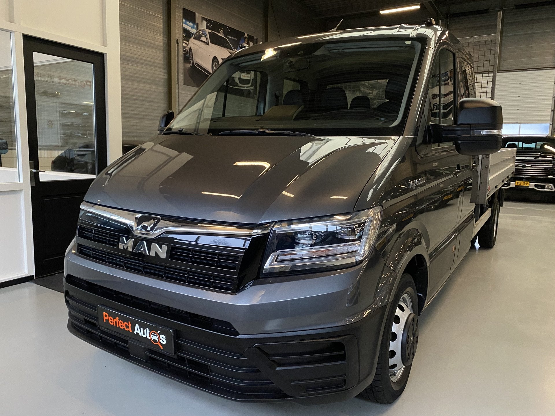 MAN TGE 50 2.0 Lang DL DC Airco, Dubbellucht, Navi, Dubbele, Auto's, Automaat, Gebruikt, Zwart, 7 stoelen