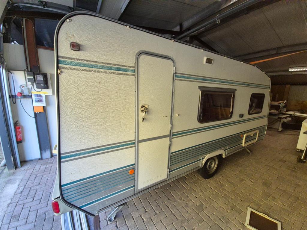 TEC
TE 490 P1 met stapelbed, incl voortent en luifel, Caravans en Kamperen, Caravans, T.E.C., Treinzit, 750 - 1000 kg, Particulier
