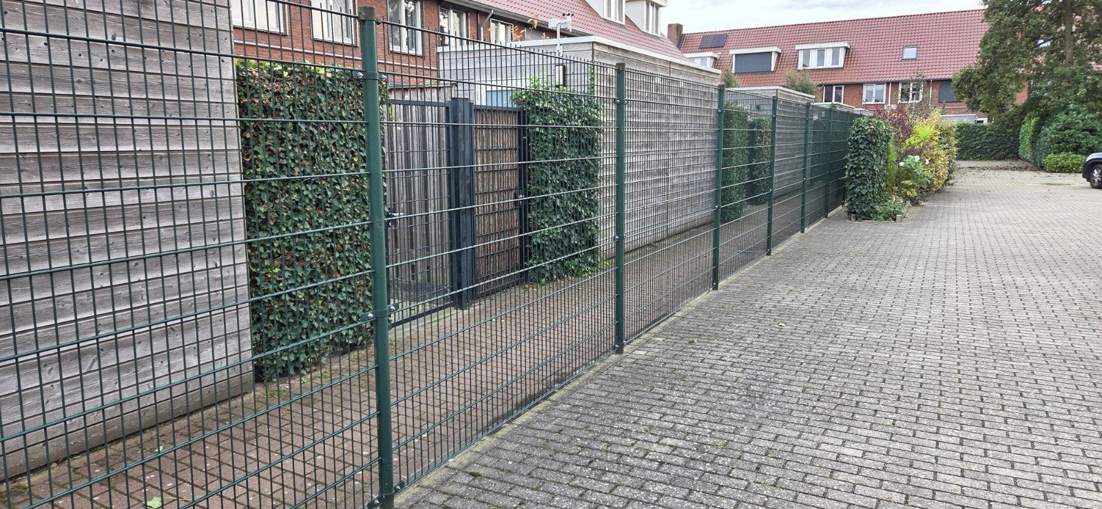 4 hekwerken met  5 palen inclusief bevestiging, Ophalen, IJzer