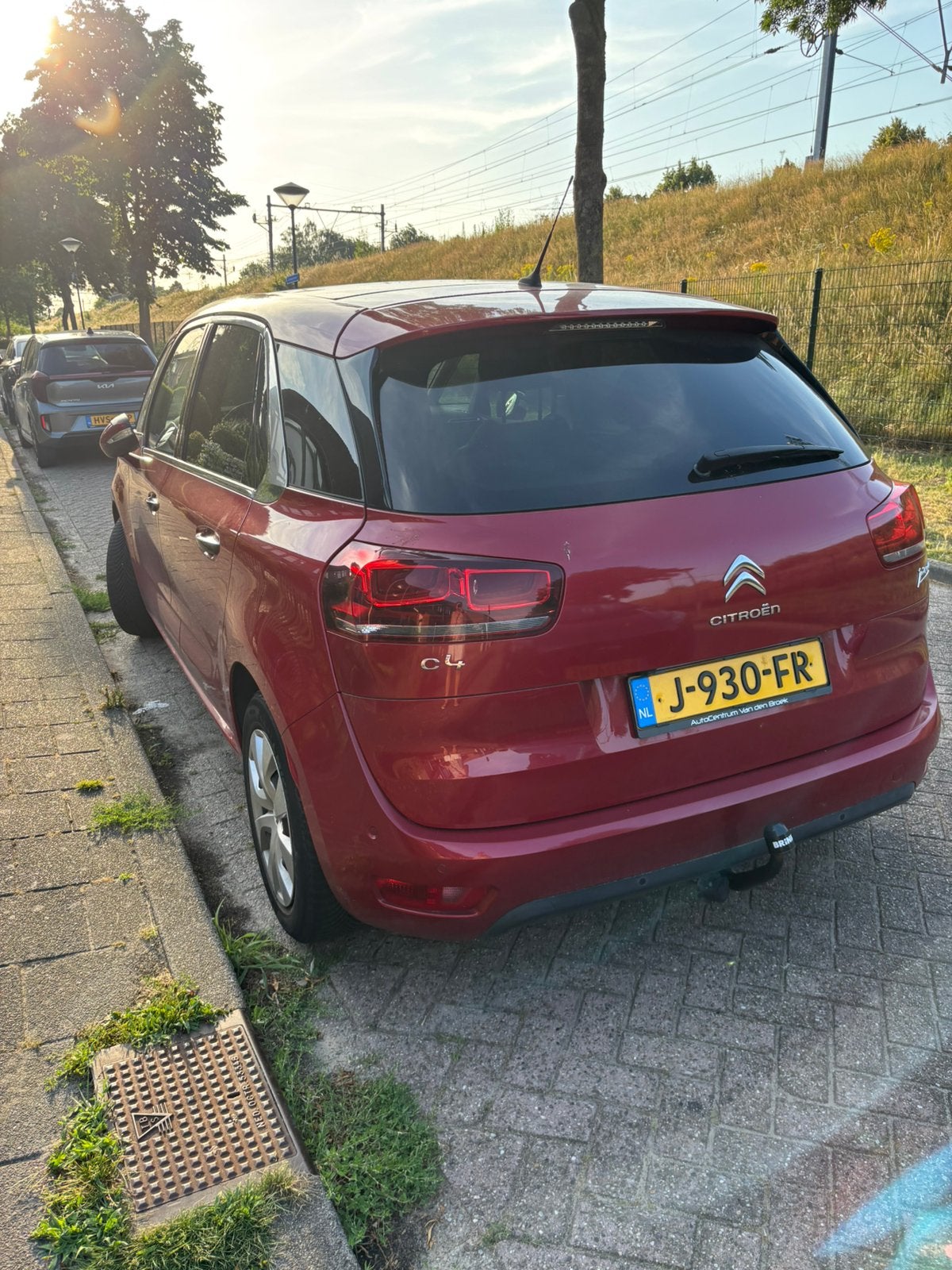 Citroën C4 1.2 E-thp 2015 Rood, Auto's, Citroën, Voorwielaandrijving, 1199 cc, 1470 kg, Handgeschakeld