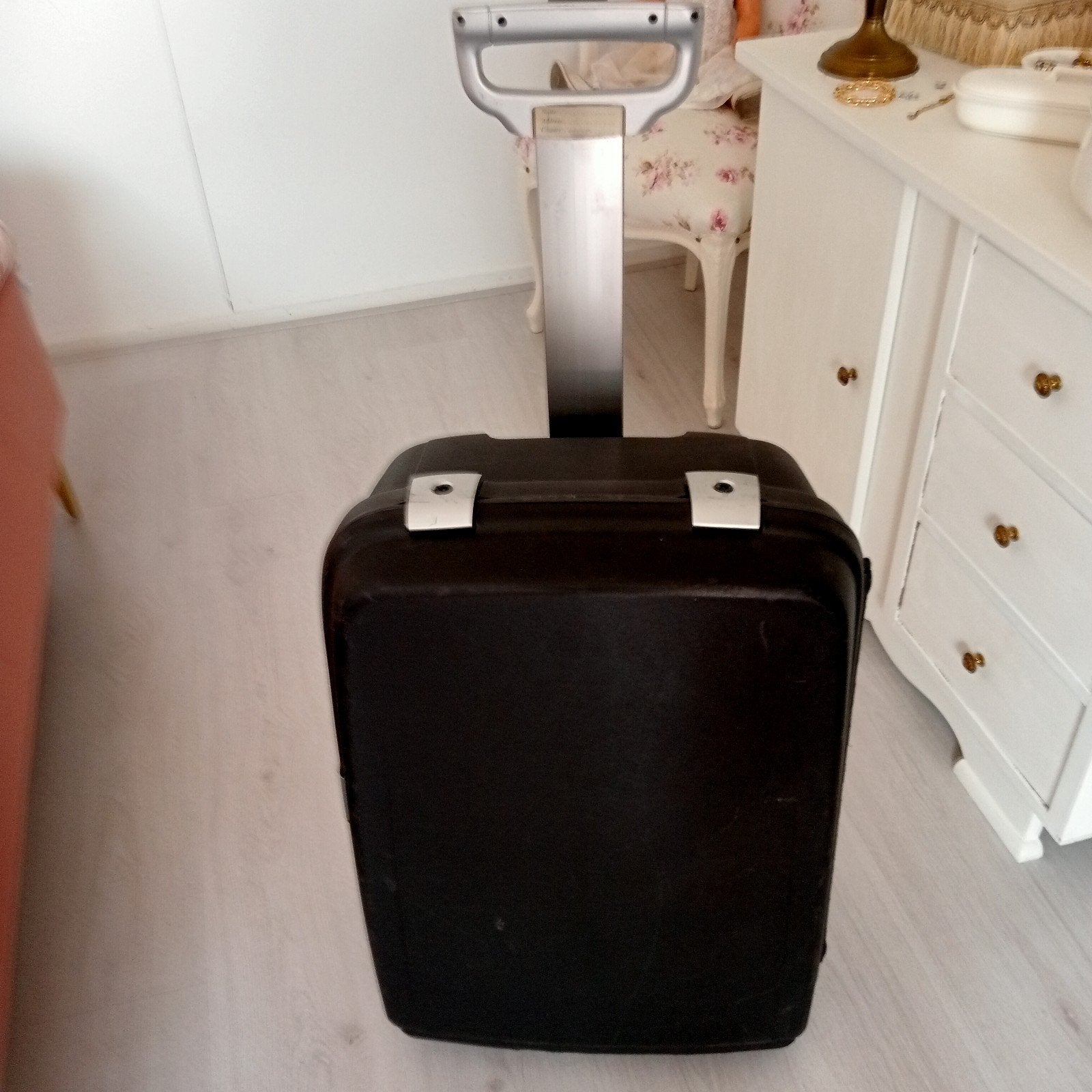 Zwarte Decent Koffer met Wieltjes, Gebruikt, 50 tot 60 cm, Hard kunststof, 35 tot 45 cm