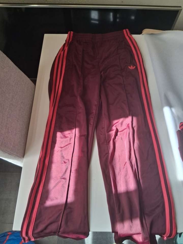Adidas trainingspak bordeauxrood - Nieuw, Adidas, Nieuw, Ophalen of Verzenden, Maat 36 (S)