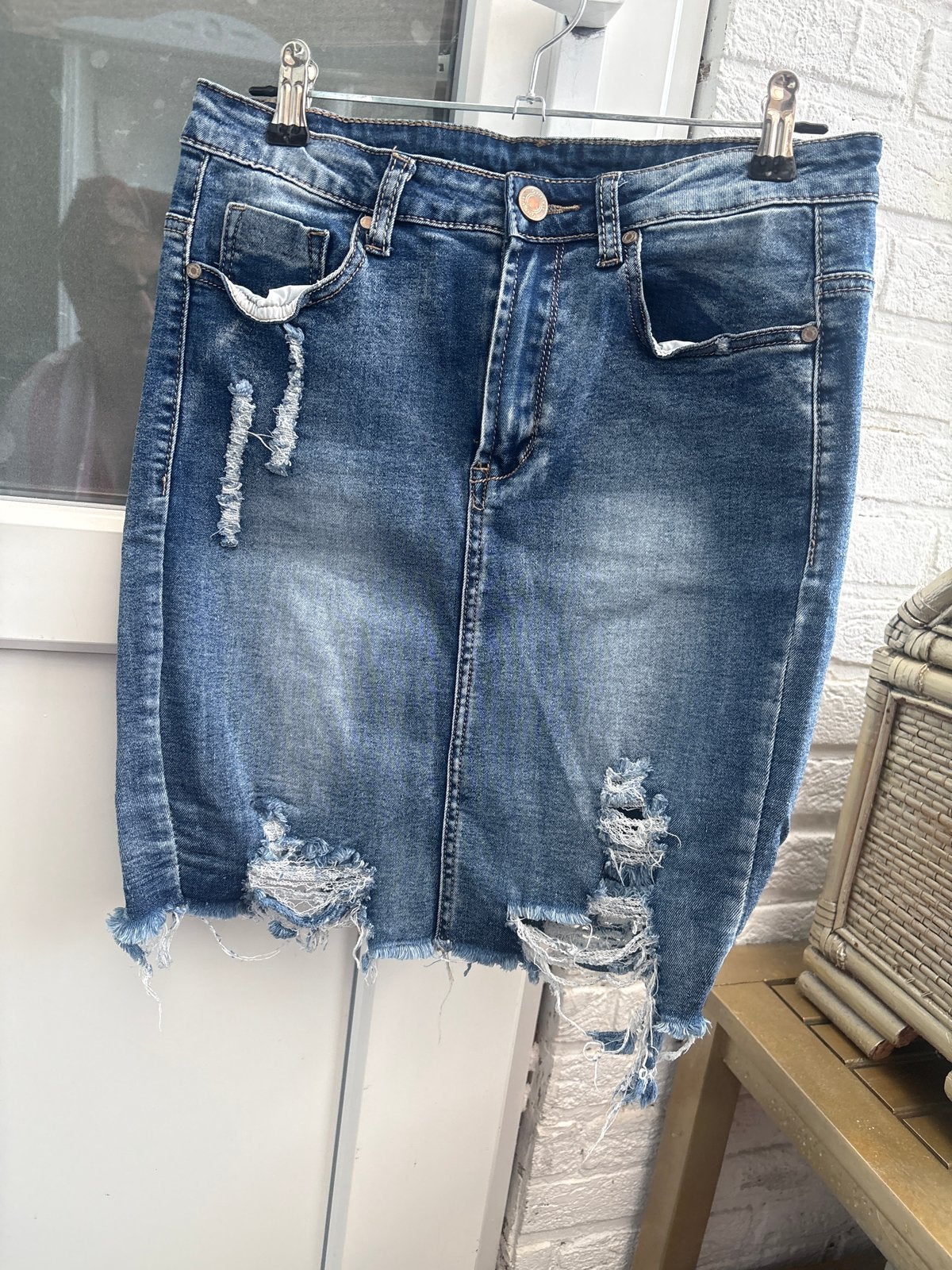 Gedragen spijkerrok met scheuren, Kleding | Dames, Rokken, Maat 38/40 (M), Blauw, Ophalen of Verzenden, Gedragen