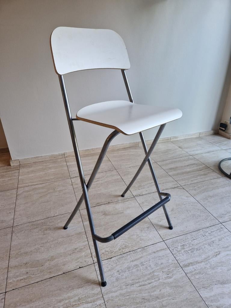 3 IKEA barkrukken - Wit met metaal, inklapbaar, Ophalen, Gebruikt, Met voetsteun, 60 tot 90 cm
