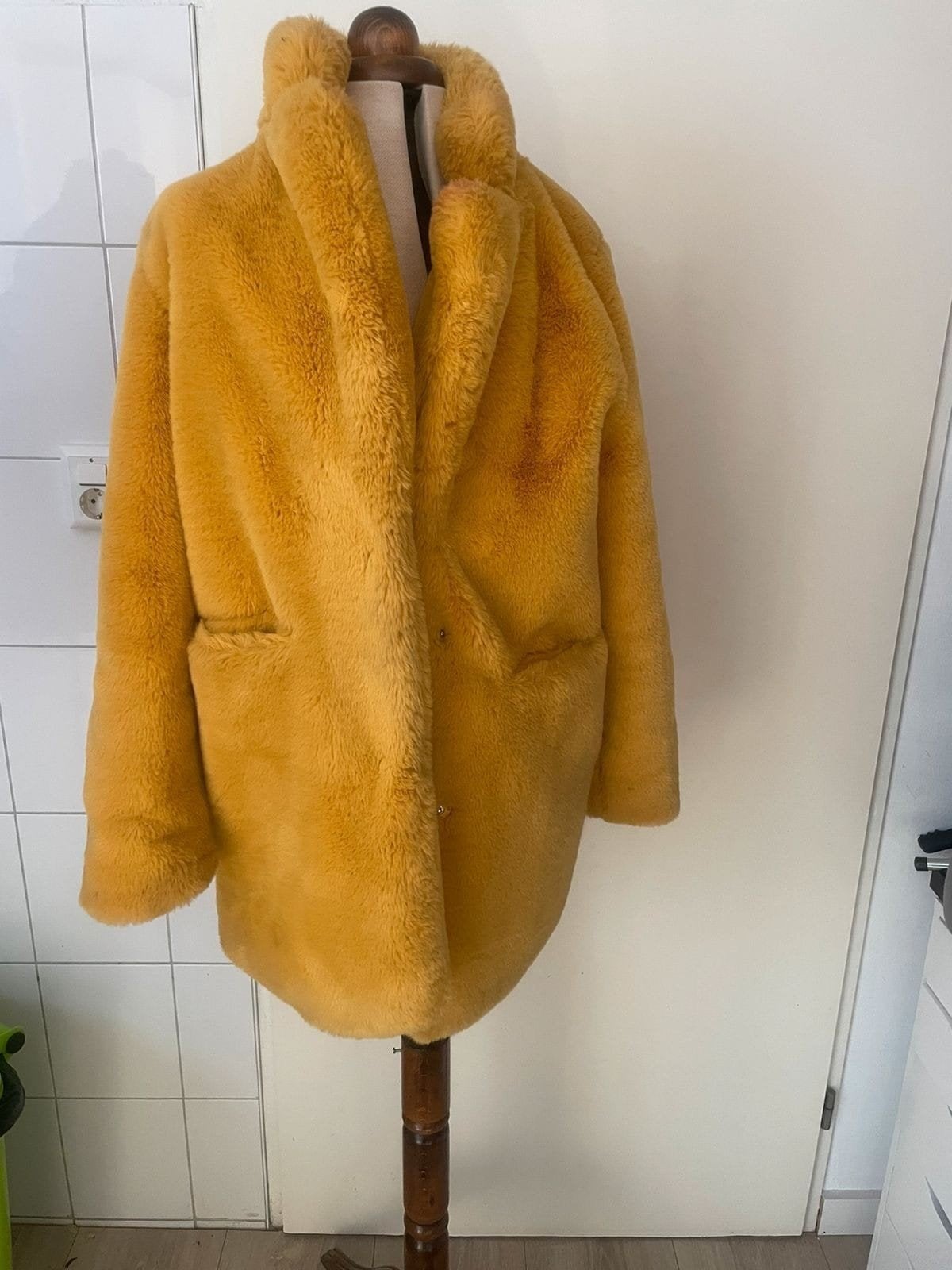 Gele teddy jas - Zo goed als nieuw, Maat 38/40 (M), Geel, Ophalen of Verzenden, Onbekend