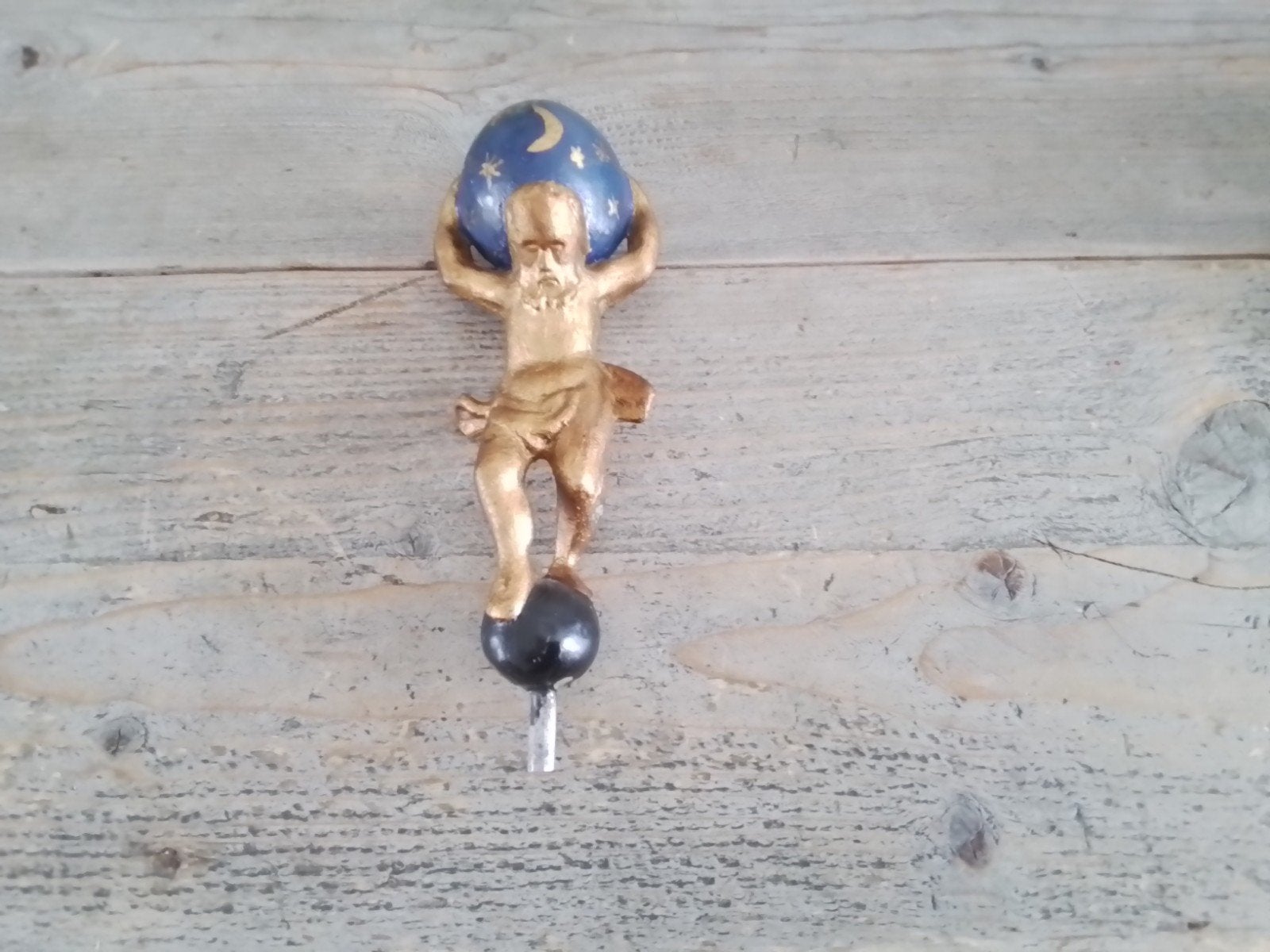 Grote metalen Atlas figuur voor Friese klok, 18 cm., Antiek en Kunst, Ophalen of Verzenden